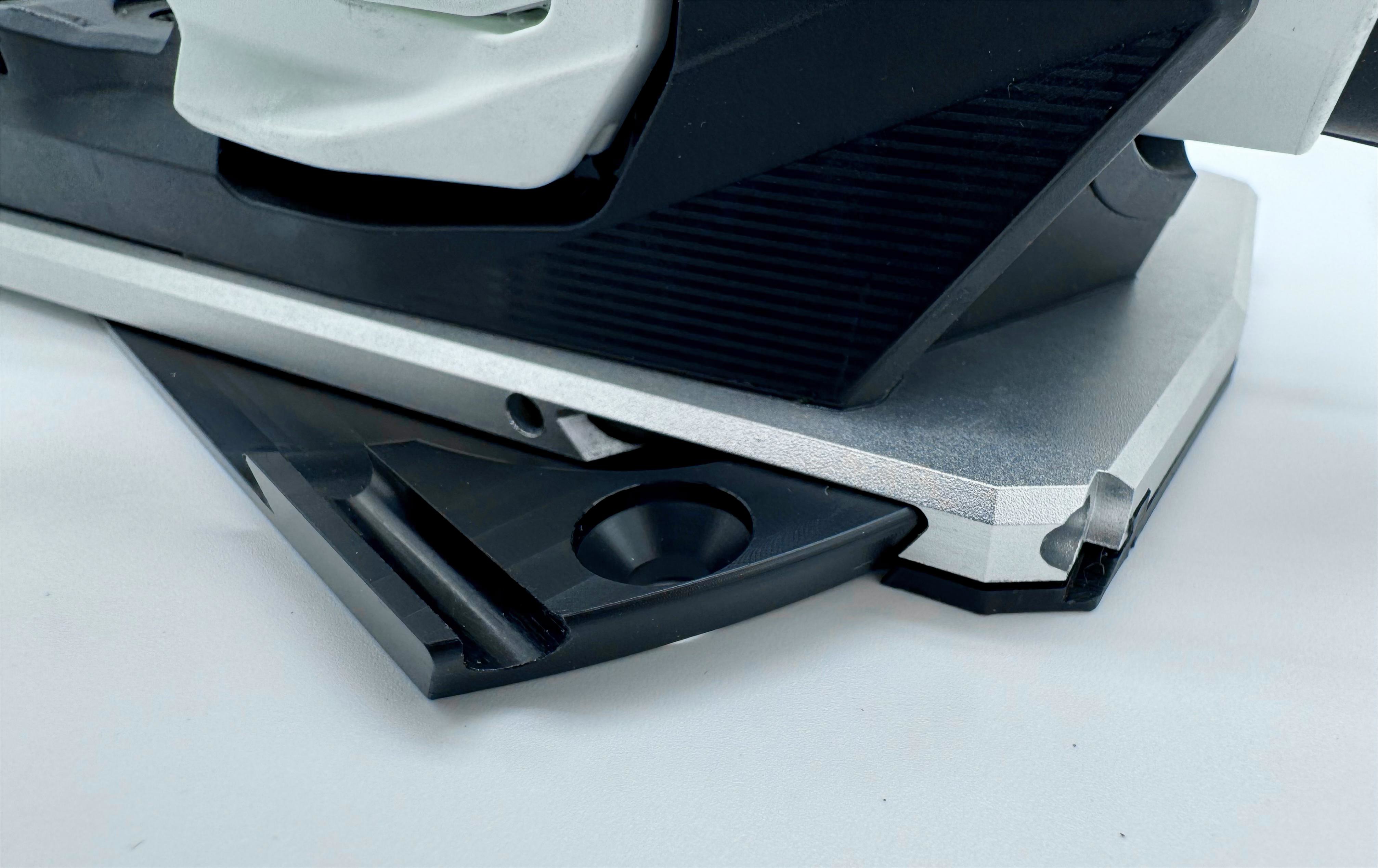 Top plate engaged into the base plate